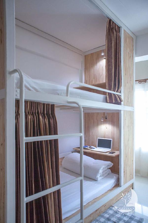 Railway Park Hostel Chiang Mai Extérieur photo