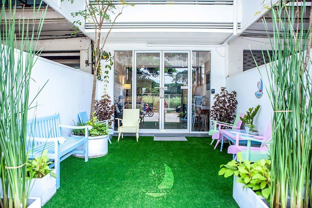 Railway Park Hostel Chiang Mai Extérieur photo