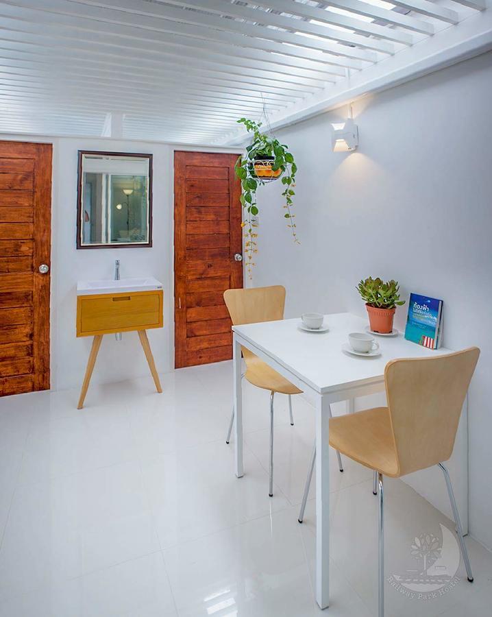 Railway Park Hostel Chiang Mai Extérieur photo